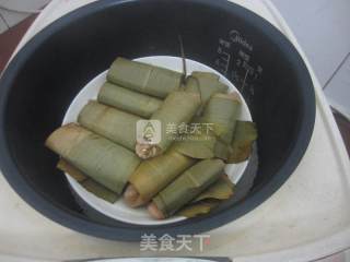 Steamed Chicken Wings with Zongzi Leaves recipe