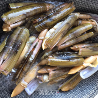 The King of Oil Razor Clams recipe