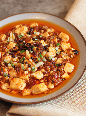 The Tip of The Tongue is Jumping and The Taste Buds are Full of Fun to Eat Mapo Tofu