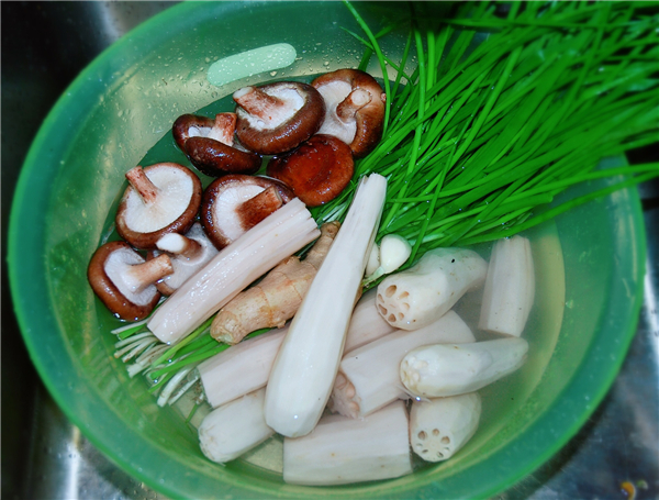 Lotus Root Pork Dumplings recipe