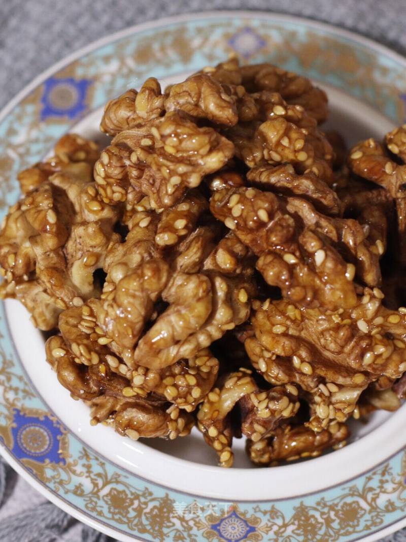 How to Make Delicious Amber Walnuts recipe