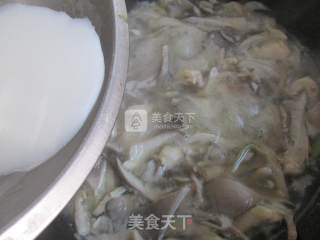 Delicious Shredded Pork and Mushroom Soup recipe