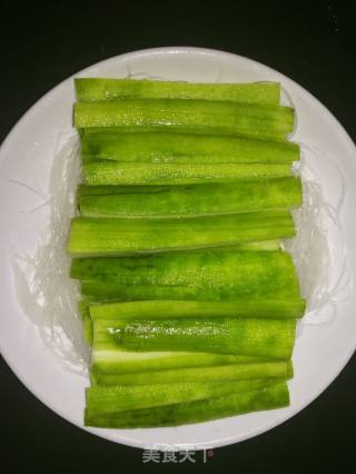 Steamed Loofah with Chopped Pepper and Vermicelli recipe