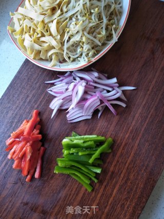 Fried Bean Sprouts with Onion recipe