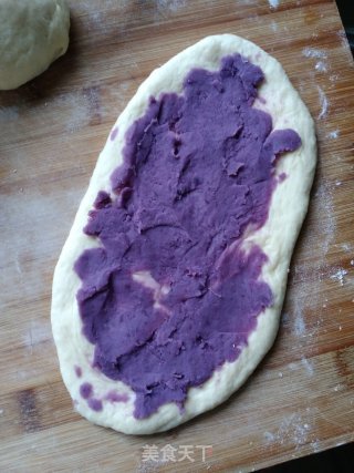 Purple Sweet Potato Bread Roll recipe
