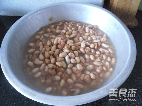 Alcoholic Peanuts recipe