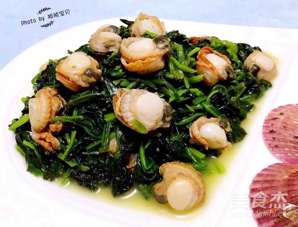 Scallops Mixed with Spinach recipe