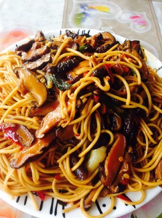 Fried Noodles with Mushrooms in Oyster Sauce recipe