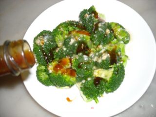 Broccoli with Garlic Abalone Sauce recipe