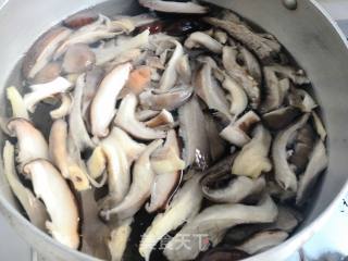 Stir-fried Oyster Mushroom with Double Pepper recipe