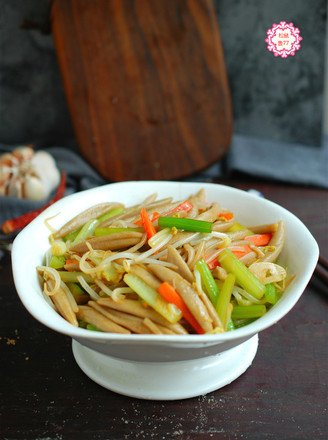 Fried Noodles with Seasonal Vegetables and Fish recipe