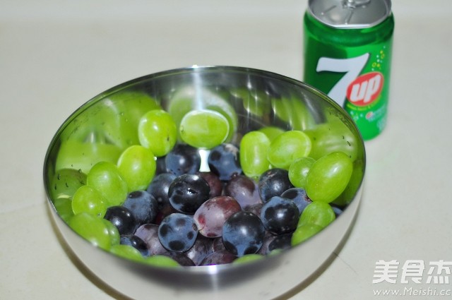 Green and Red Grape Juice recipe