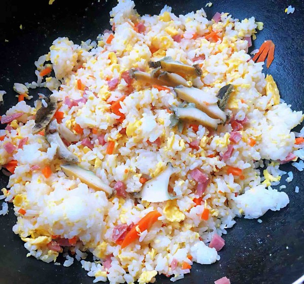 Assorted Fried Rice with Abalone recipe