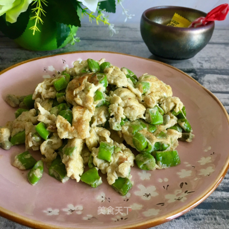 Scrambled Eggs with Beans recipe