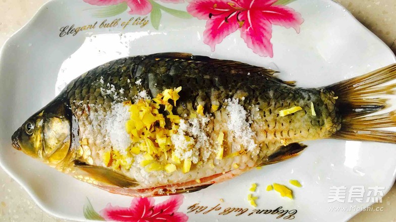 Grilled Crucian Carp with Bean Drum recipe