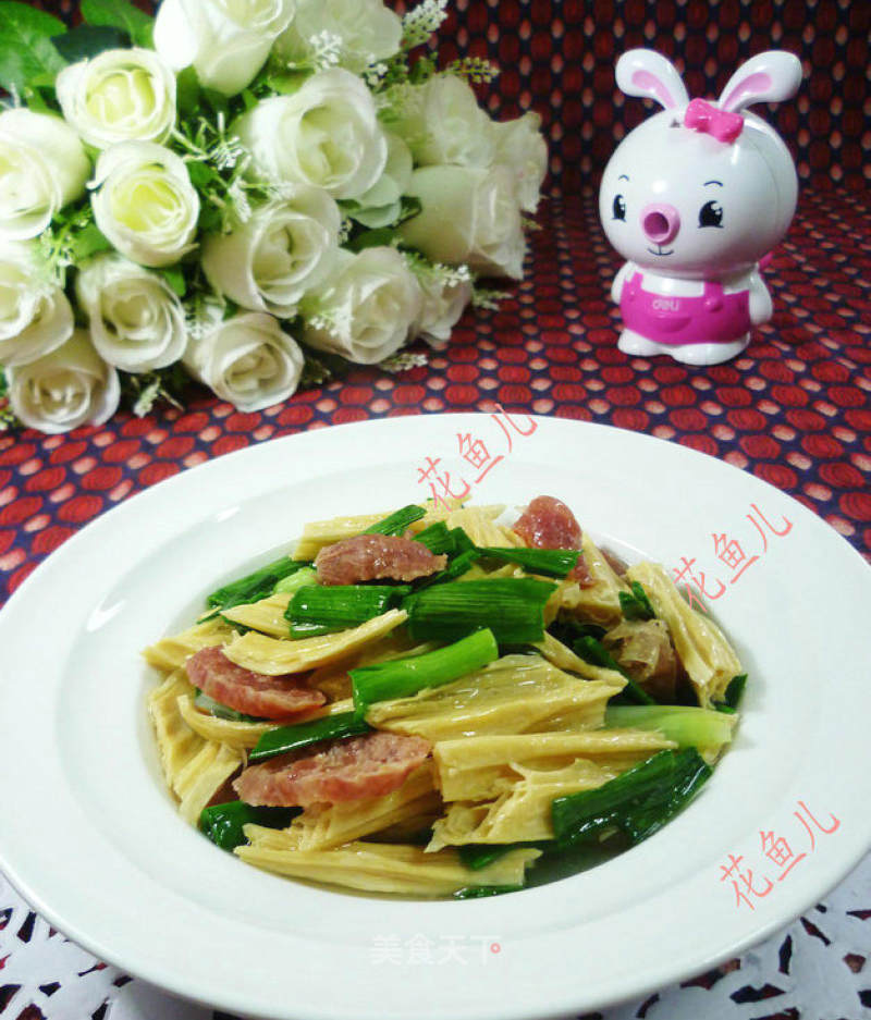 Stir-fried Yuba with Garlic Sausage recipe