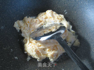 Fried Duck Eggs with Lettuce recipe