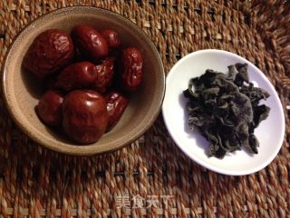 Black Fungus and Red Date Tea recipe