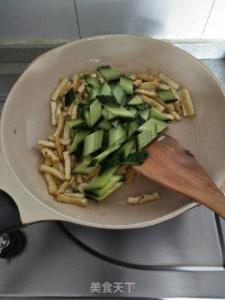 Stir-fried Cucumber with Tofu recipe
