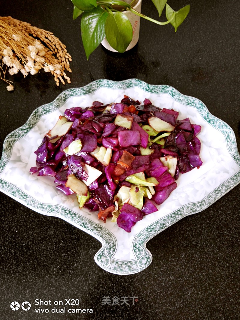 Stir-fried Purple Cabbage with Pork Belly recipe