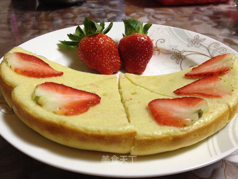Strawberry Cake Pie Made by Rice Cooker recipe