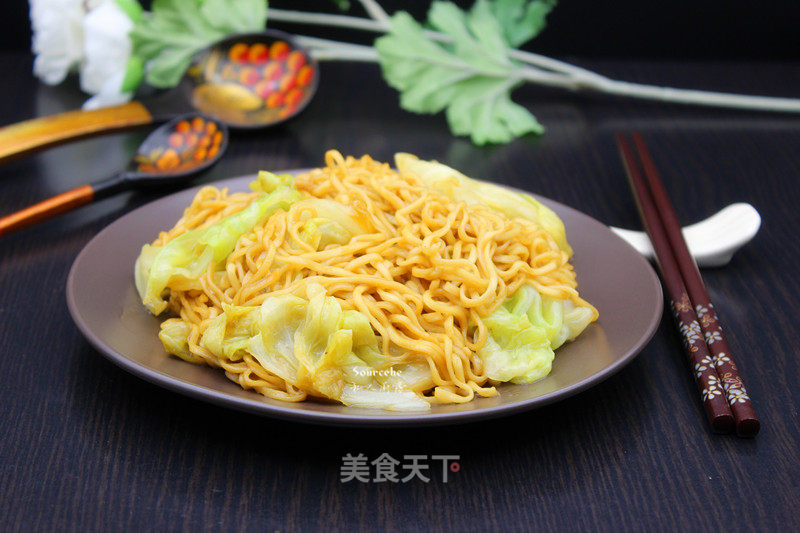 Fried Noodles with Cabbage recipe