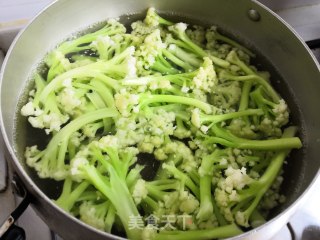 Stir-fried Pork Belly with Organic Cauliflower recipe