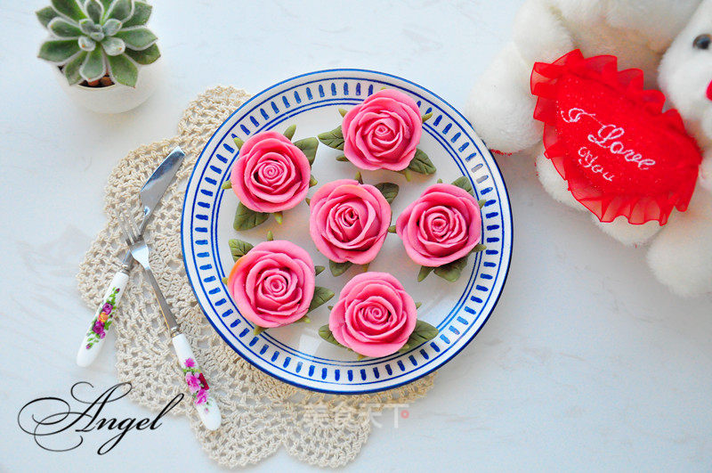 Moon Cakes with Roses