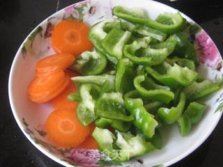 Stir-fried Pork with Carrots and Green Peppers recipe