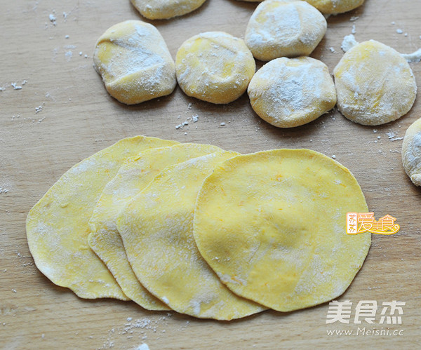 Three Fresh Yuanbao Dumplings recipe