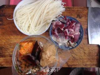 Sour and Spicy Spicy So Delicious-matsutake Snail Noodles recipe