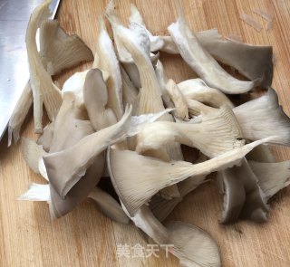 Stir-fried Mustard with Shredded Pork and Oyster Mushroom recipe