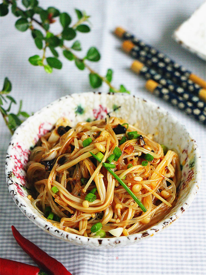 Enoki Mushrooms with Hot Bean Spicy Sauce recipe