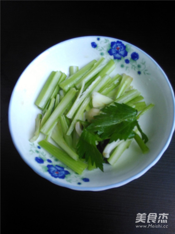 Stir-fried Pork with Green Bamboo Shoots recipe