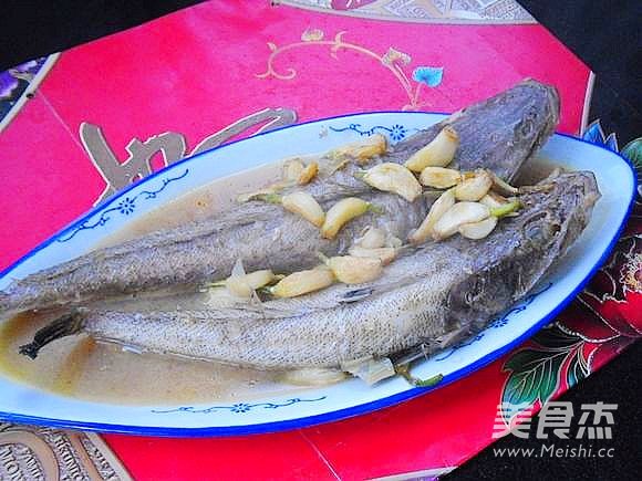 Braised Fish with Garlic recipe