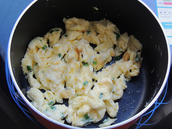 Green Vegetable Egg Noodle Soup (dumpling Skin Version) recipe