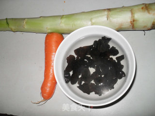 A Healthy Vegetarian Dish from Qijiu Xingxing Home-stir-fried Lettuce with Fungus recipe