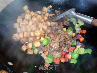 Fried Beef with Crispy Toast recipe