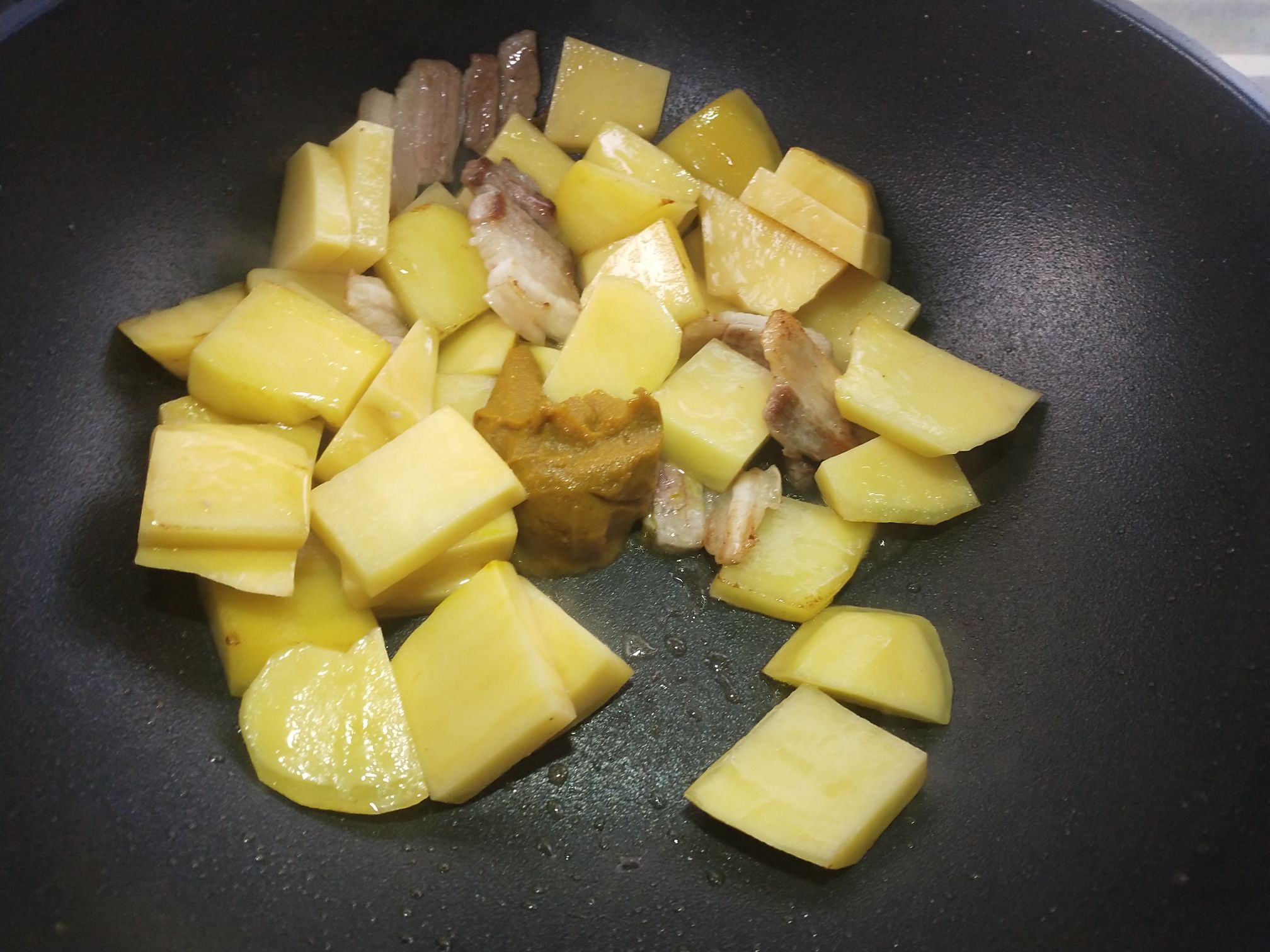 Braised Pork Belly with Curry Potatoes recipe