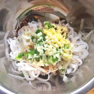 Crispy Shredded Radish with Cold Dressing recipe