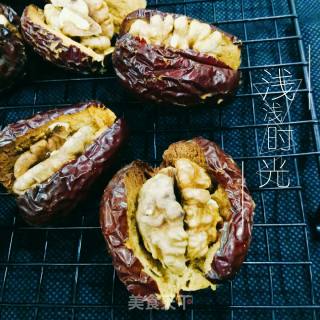 Jujube Sandwiched with Walnuts recipe