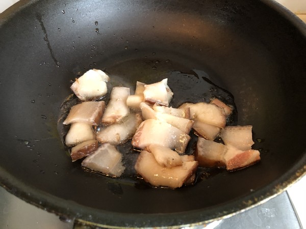 Stir-fried Bacon with Garlic Moss recipe