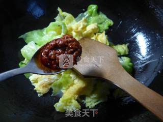 Stir-fried Cabbage with Beef Sauce and Egg recipe