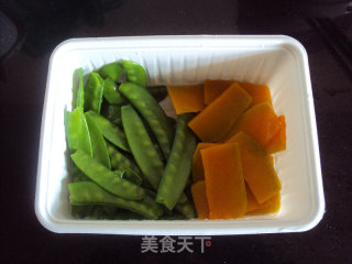 Fried Pumpkin with Snow Peas recipe