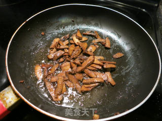 Stir-fried Fine Noodles with Barbecued Cabbage recipe