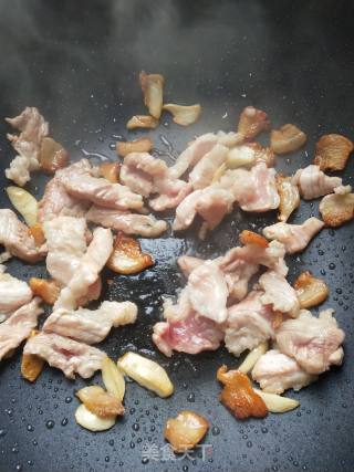 Fried Pork with Vermicelli and Fungus recipe