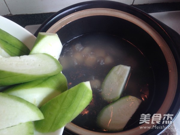 Scallop Lean Pork and Water Melon Soup recipe