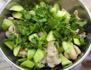 Boneless Chicken Feet Mixed with Cucumber recipe