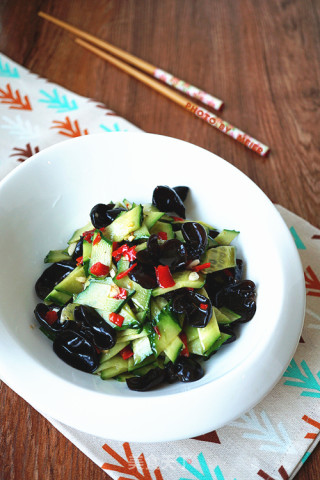 [northeast] Chopped Pepper and Cucumber Mixed with Fungus recipe