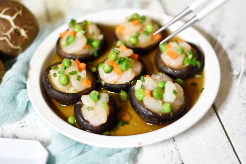Steamed Shrimps with Mushrooms